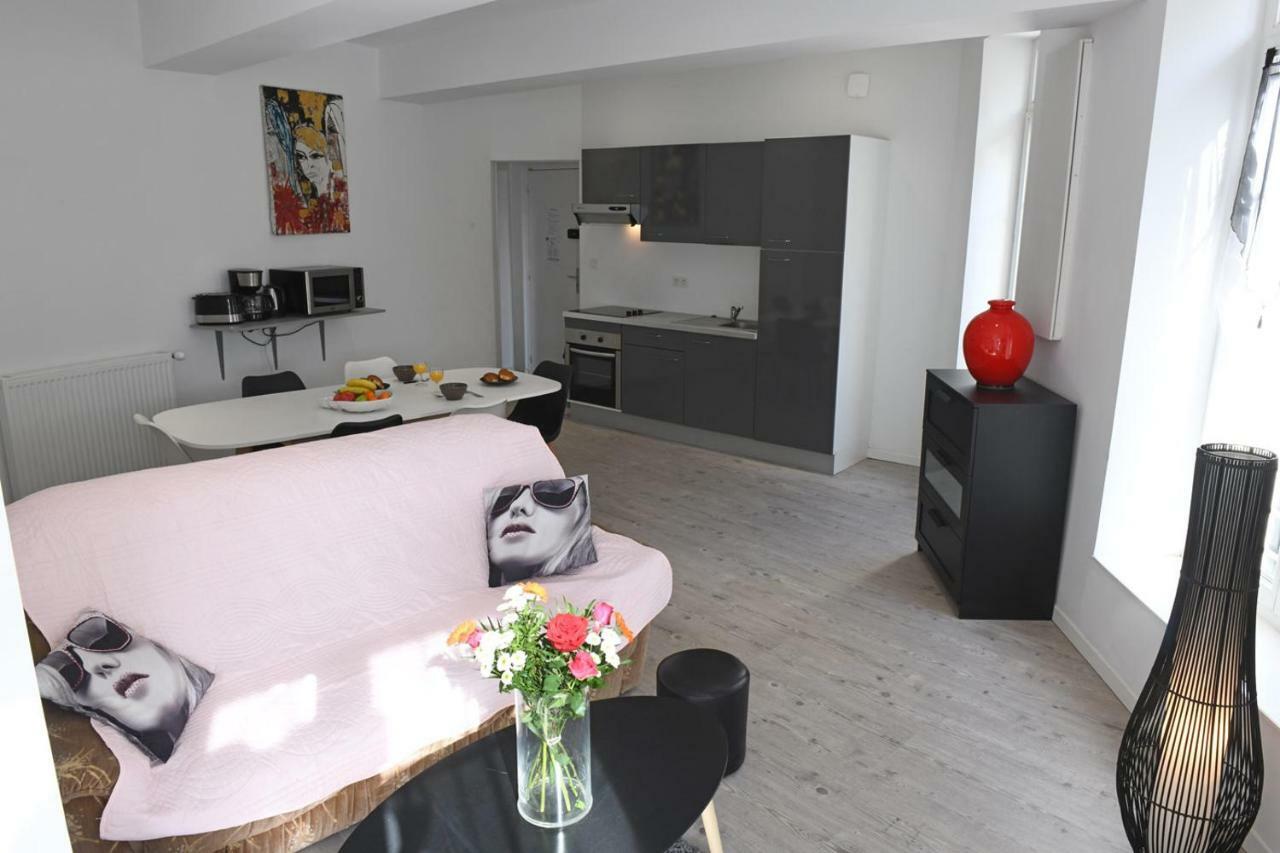 Appartement 2éme étage Centre De *
